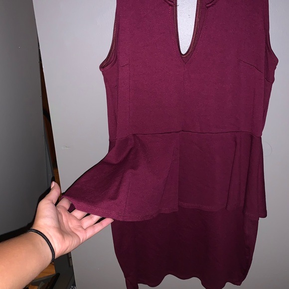 Body con maroon dress - Picture 3 of 3